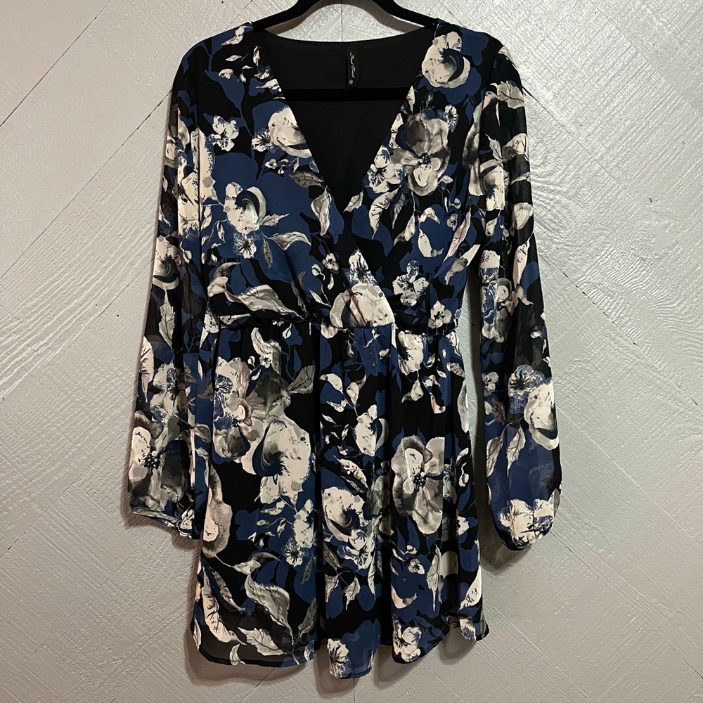 Final Touch Mini Floral Dress | Faux wrap with bell sleeves | Size Medium